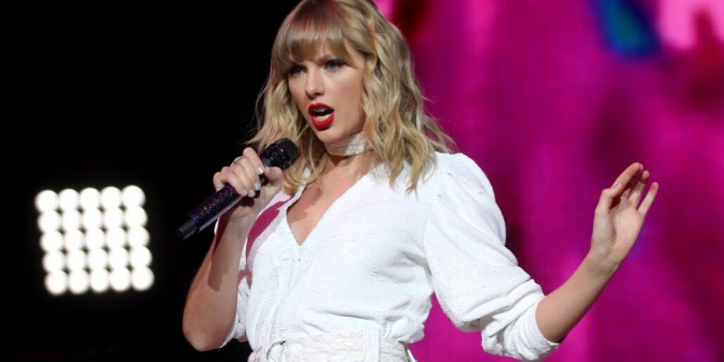 Taylor-Swifts-Music-Can-Teach-You-a-Lot-About-Relationships.jpg